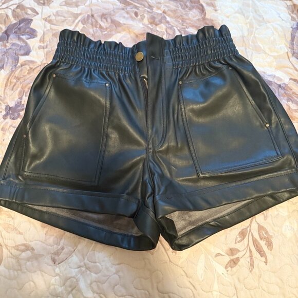 Black Faux Leather Shorts Size L - Picture 3 of 4